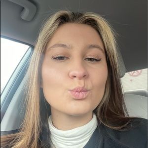 Meet your Posher, Nicole